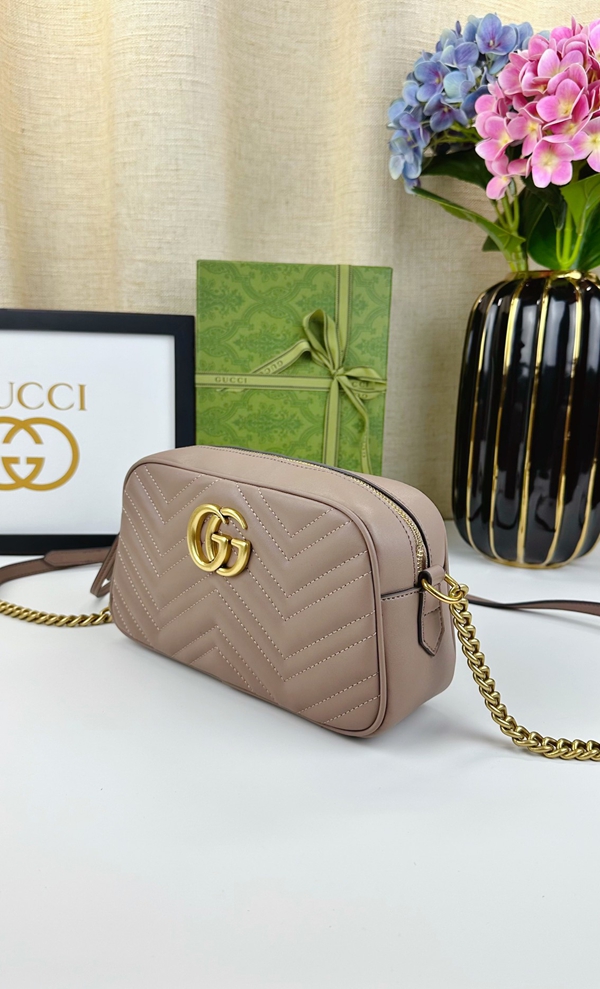 激安グッチバッグコピー側面デザイン